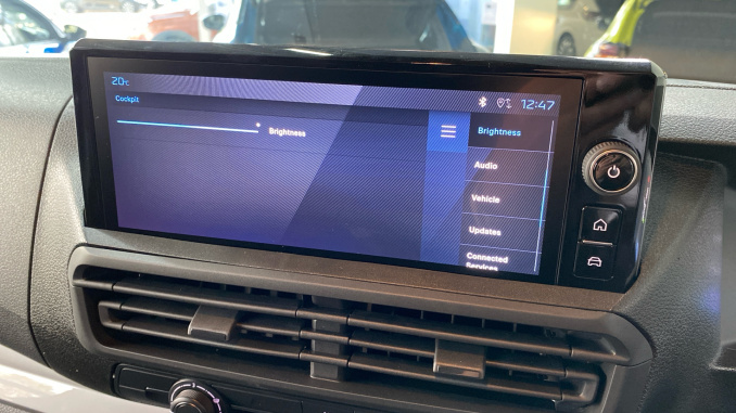 Peugeot Expert E-Standard 1000 100kW 75kWh Professional Premium + Van Auto - Image 50